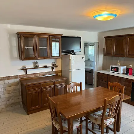 アパート House *