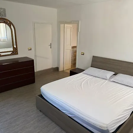 House アパート ロゾリーナ